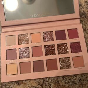 HUDA BEAUTY Eyeshadow Palette - Pink and Brown Shades new in box